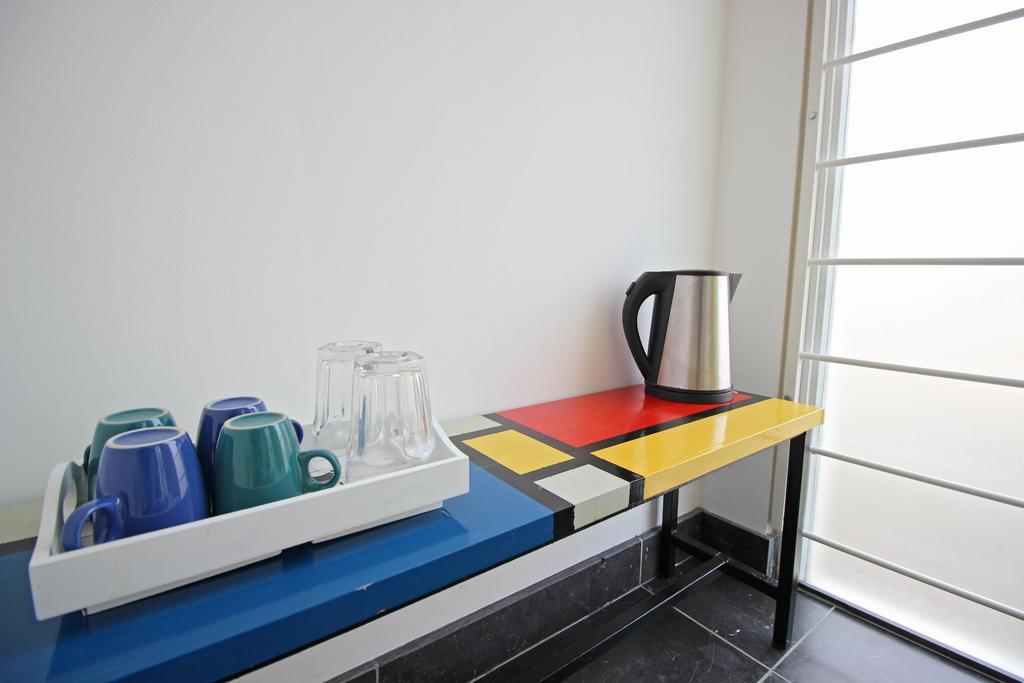 Ground Floor Canal Apartment Amsterdam Exterior foto
