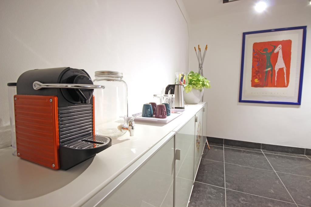 Ground Floor Canal Apartment Amsterdam Exterior foto